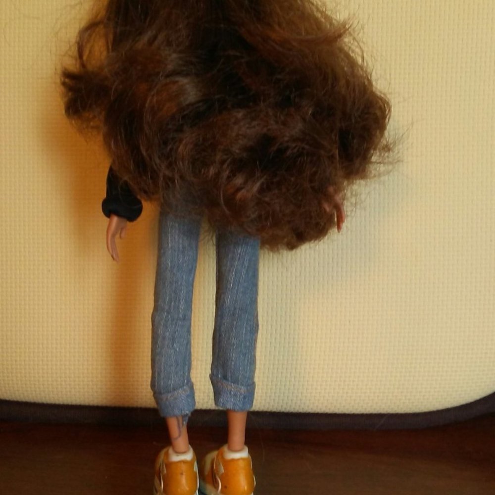 Bratz Yasmin doll - Picture 3 of 3